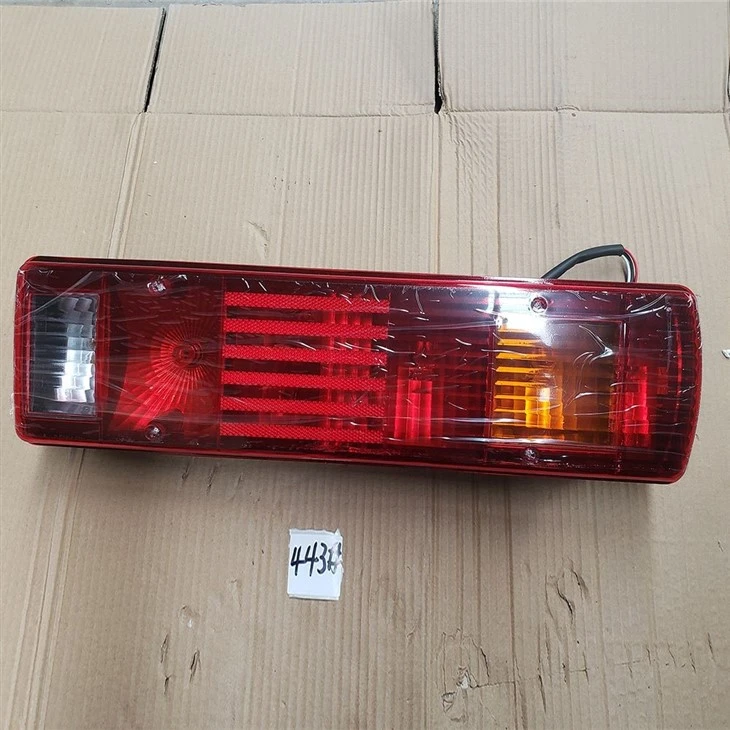 DZ9200810020 F2000、F3000 right rear light (yellow turn signal) DZ9200810020 F2000、F3000 right rear light (yellow turn signal)